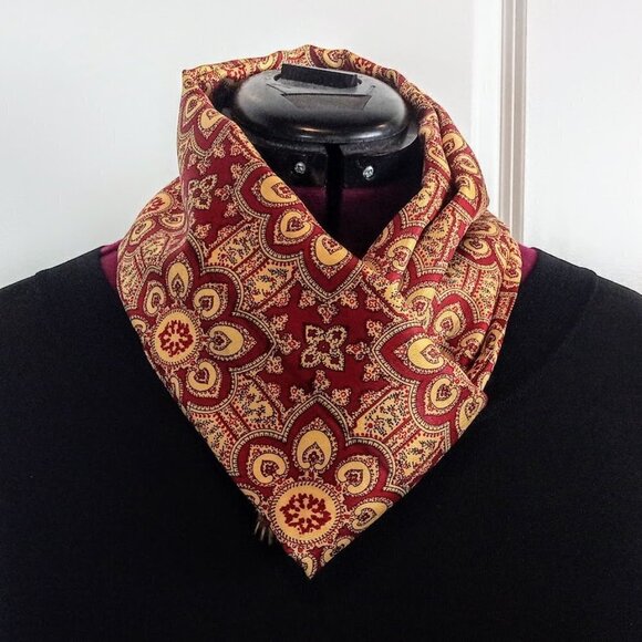 Red Golden Tan Print Fringed Oblong Scarf - Picture 2 of 4